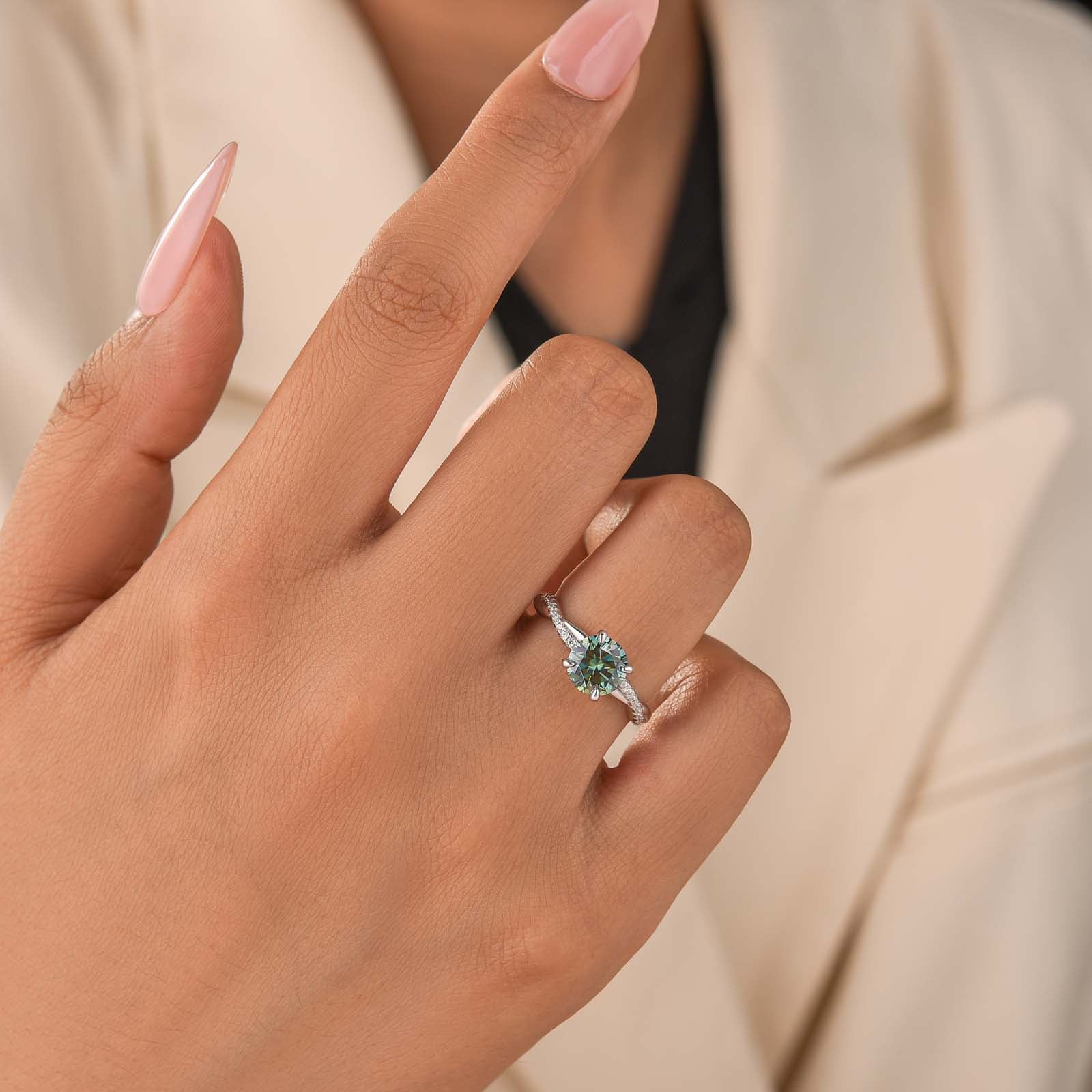 S925 Moissanite 1.2Ct Round Cut Nature-inspired Green Twist Daily Wearable Ring
