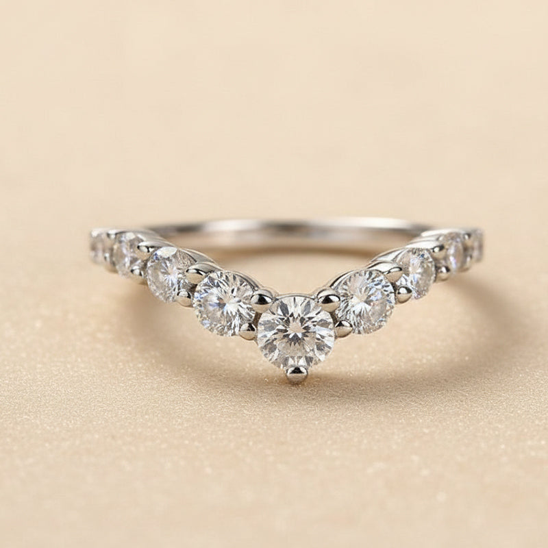 Gelovely Moissanite Round Cut White Gold Anniversary Ring