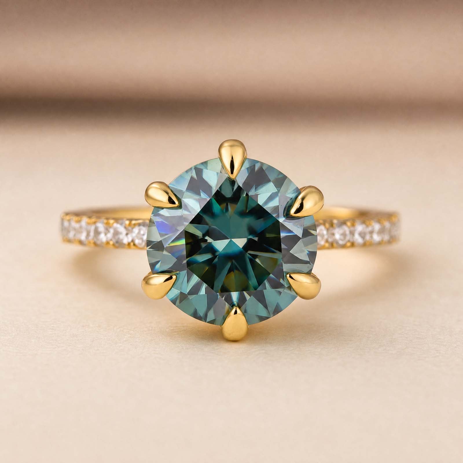 S925 Moissanite 3.0 Ct Round Cut Green Stone Engagement Ring For Daily Wear