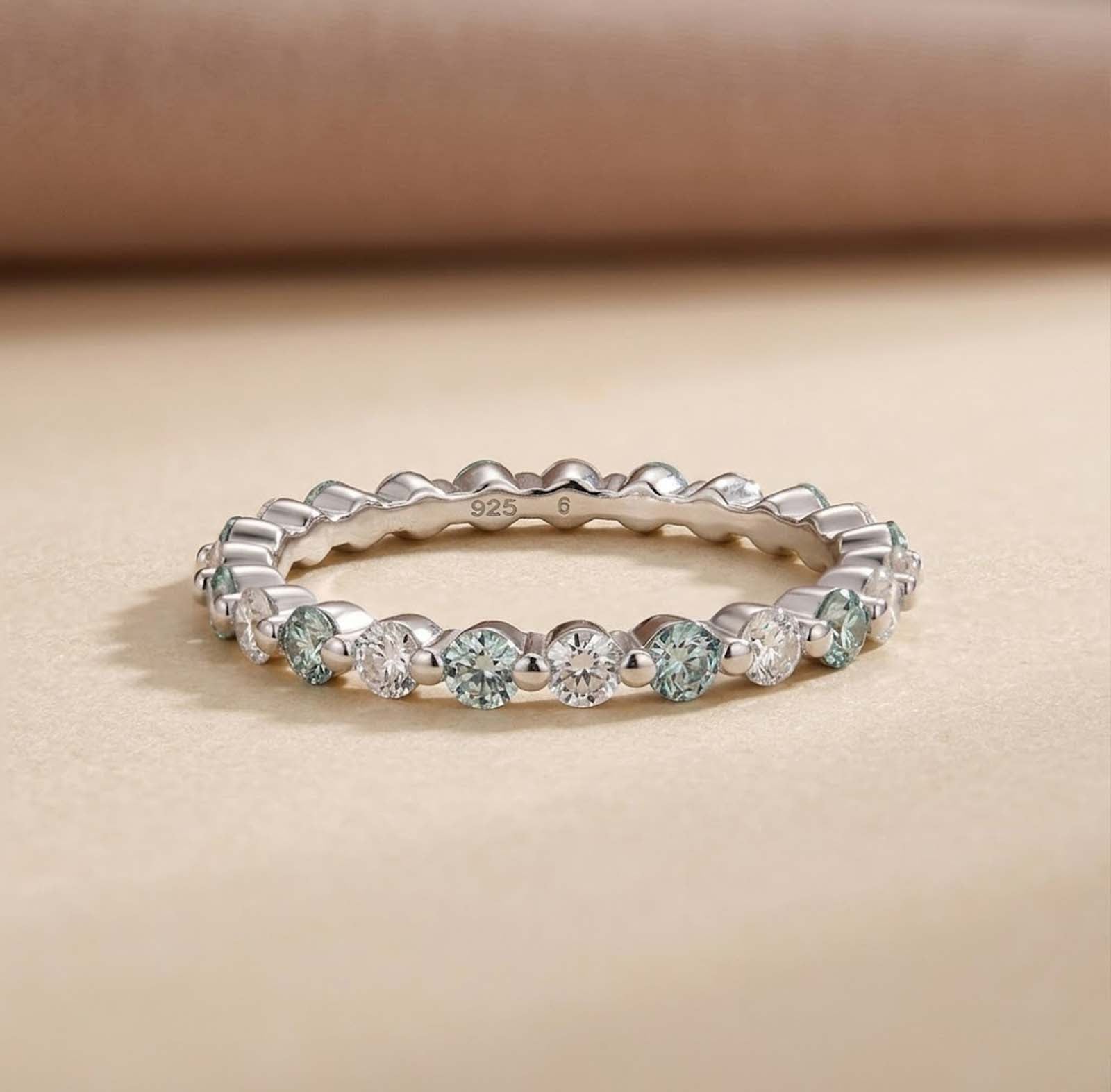 S925 Moissanite 0.858Ct Round Cut Mint Green & White Stone Half Eternity Wedding Band