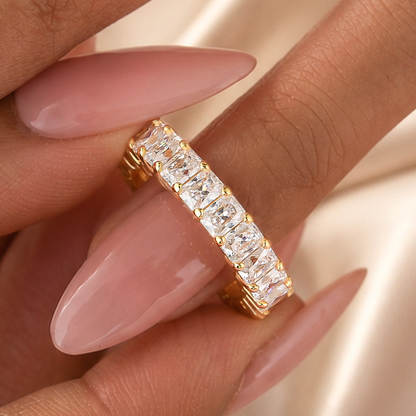 S925 Moissanite 3.5Ct Radiant Cut Full Eternity Wedding Band Stackable Statement Ring For Her