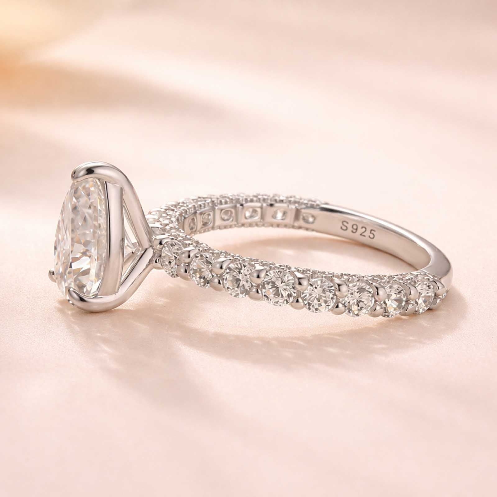 S925 Moissanite 2 CT Pear-Shaped Engagement Ring Luxurious Pavé Band in 18K White Gold