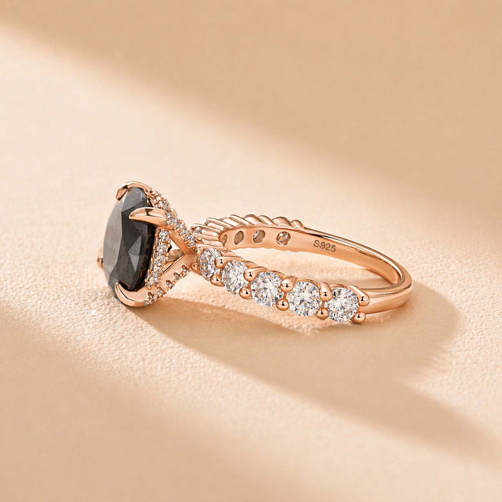 S925 Moissanite 4.0 Carat Round Cut Black Stone Engagement Ring For Everyday Wear