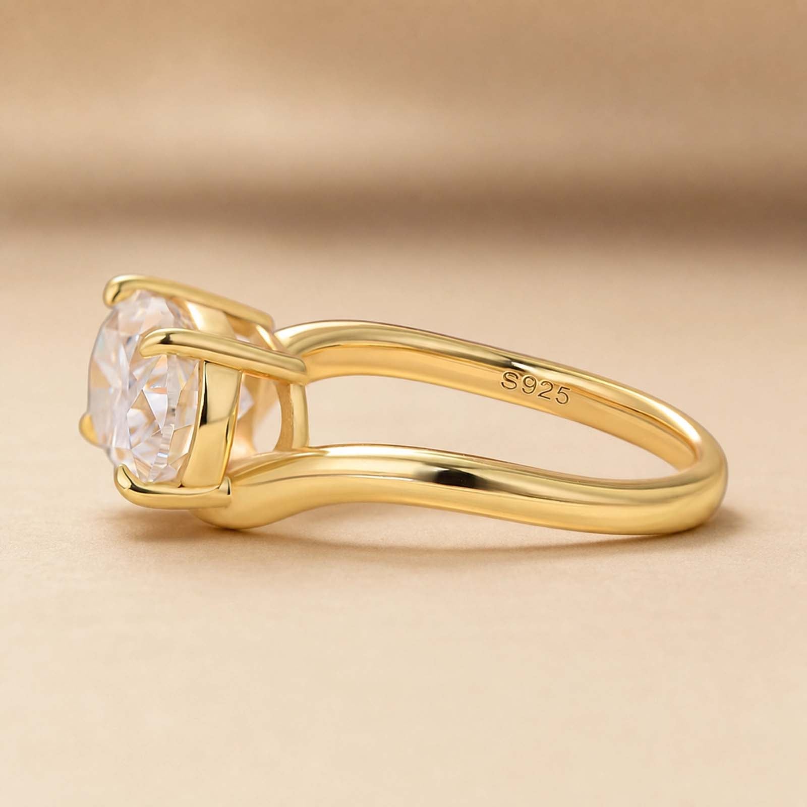 S925 Moissanite 2.5Ct Oval Cut Solitaire Ring 18K Gold Plated Promise Ring Everyday Wear Ring