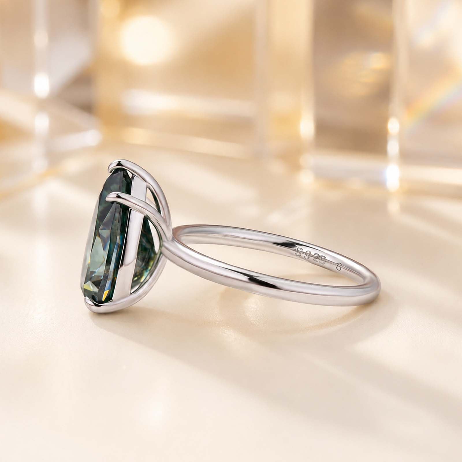S925 Moissanite 4.0Ct Pear Cut Green Solitaire Unique Engagement Ring For Her