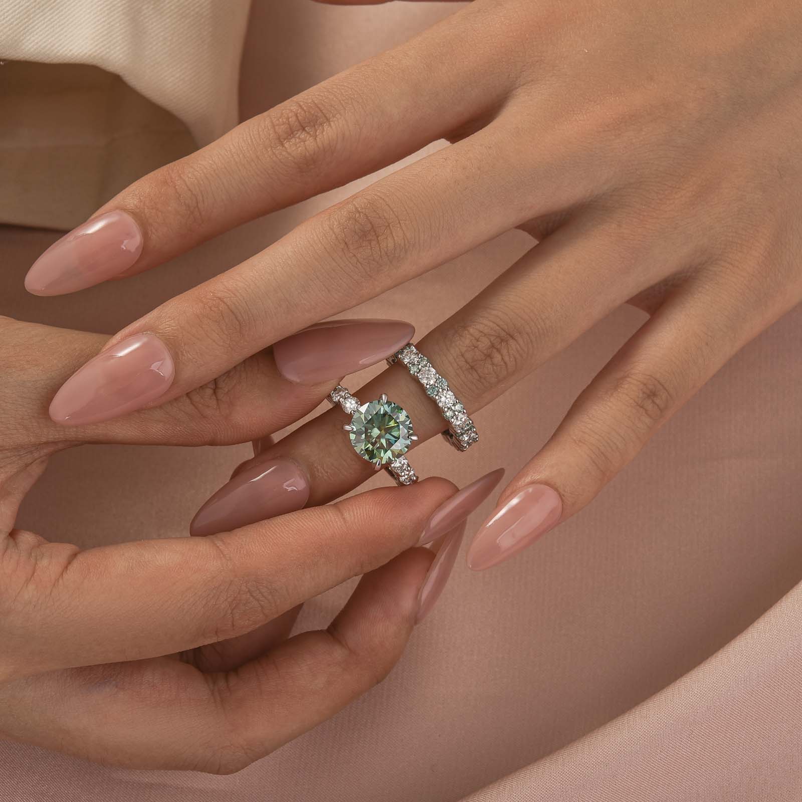 S925 Moissanite 4.0Ct Round Cut Two-Tone Band Bridal Ring Set For Daily Wear