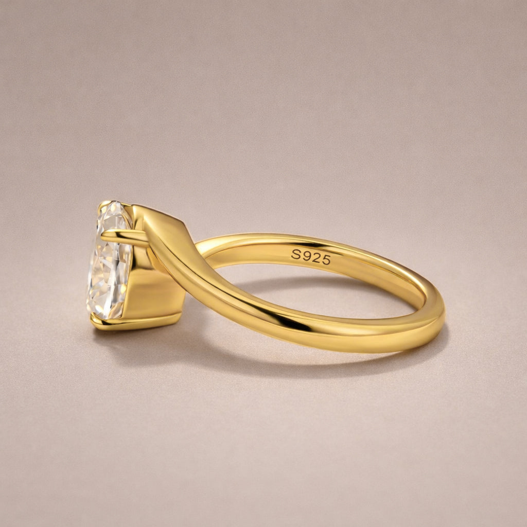 Moissanite 2.0 Ct Oval Cut Solitaire Engagement Ring In 925 Sterling Silver