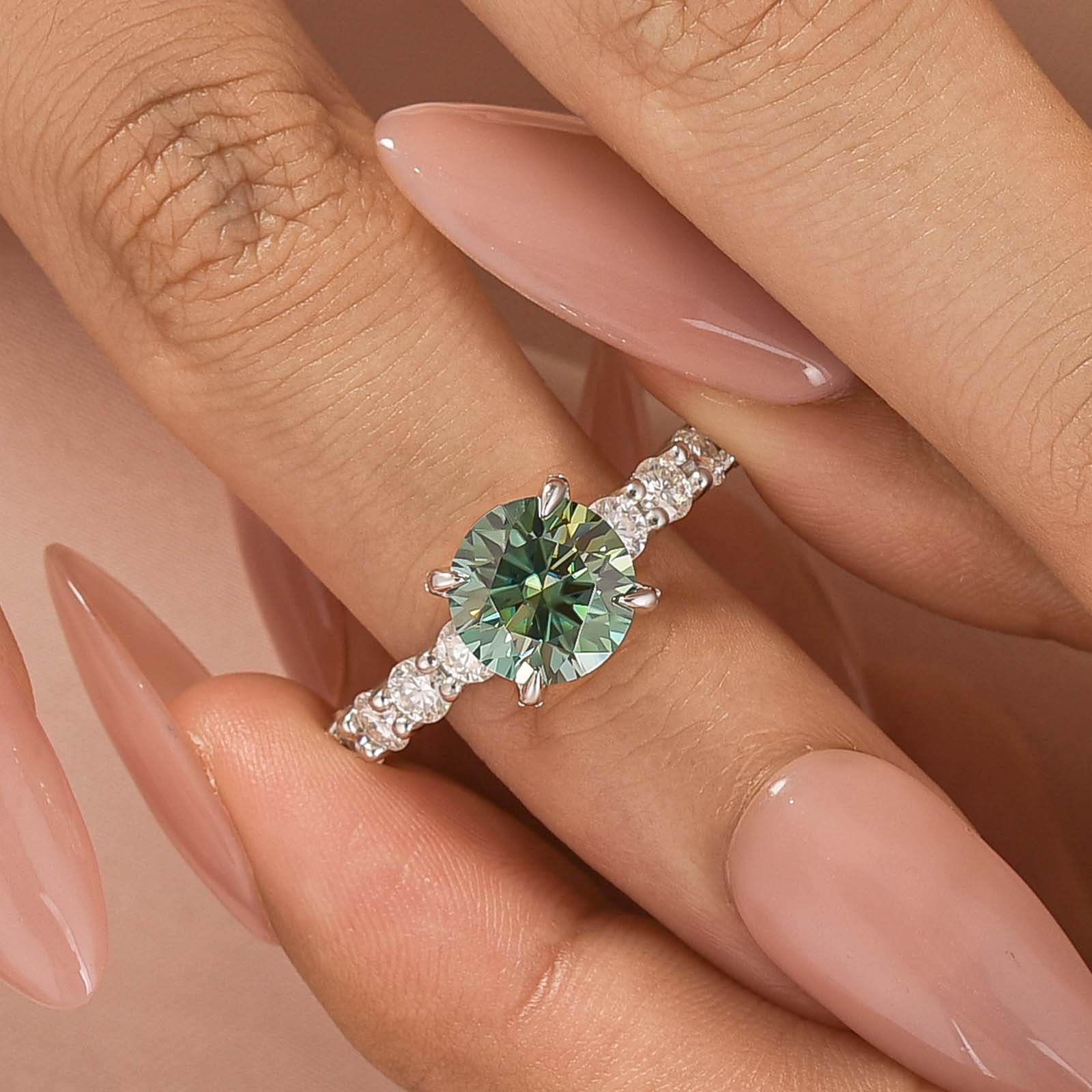 S925 Moissanite 2.0Ct~4.0 Ct Round Green/White Stone White/Yellow Gold Plated Engagement Ring