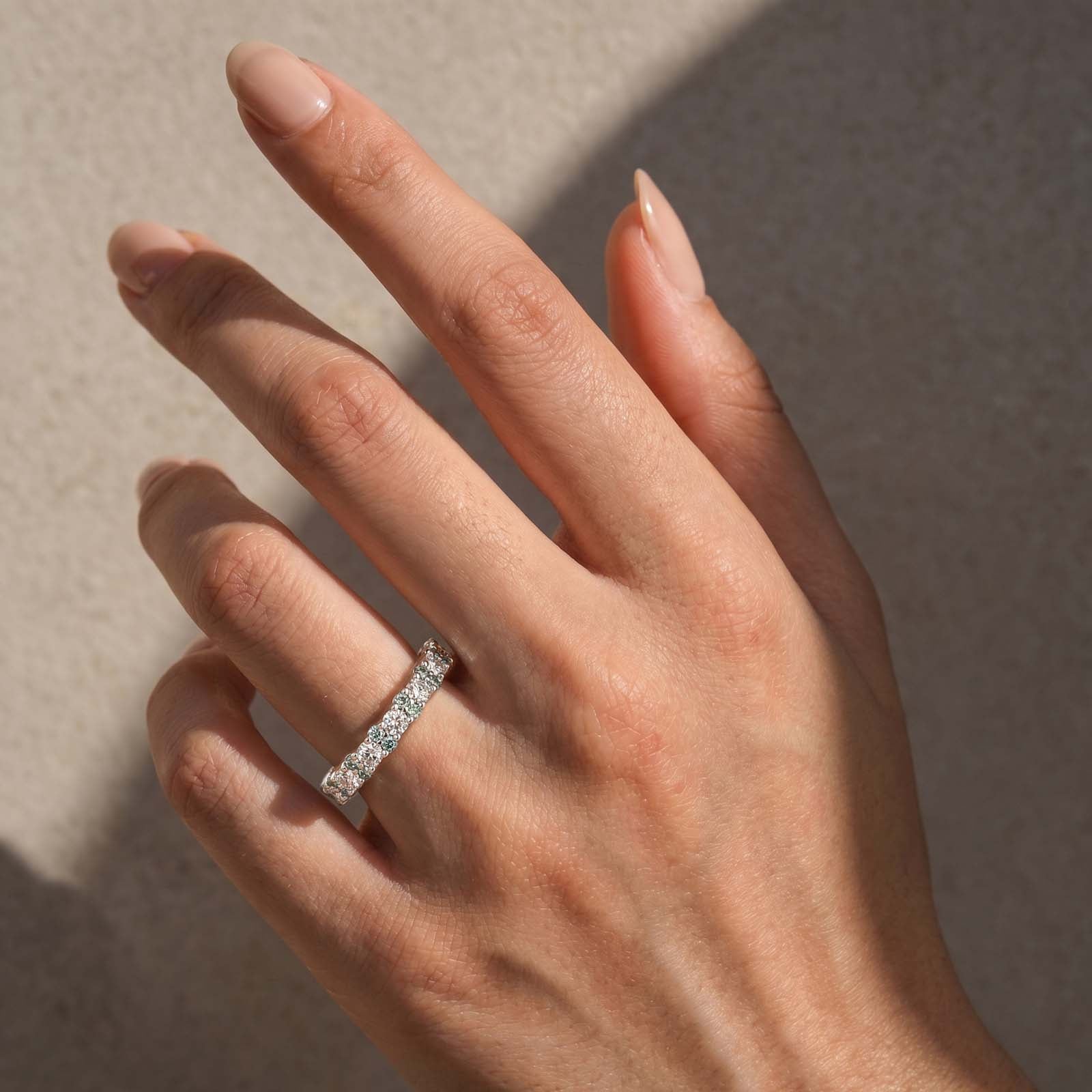 S925 Moissanite 2.5 Ct Round Cut White/White&Green Stone Full Wedding Band Stackable Band for Everyday Wear