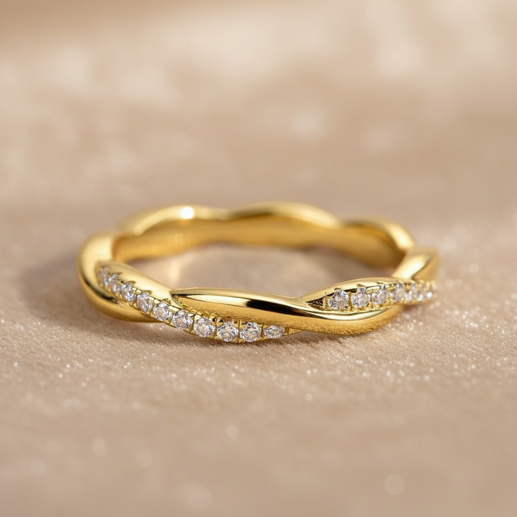 Gelovely Moissanite 0.3 Ct Round Cut Pave Yellow Gold Wedding Band