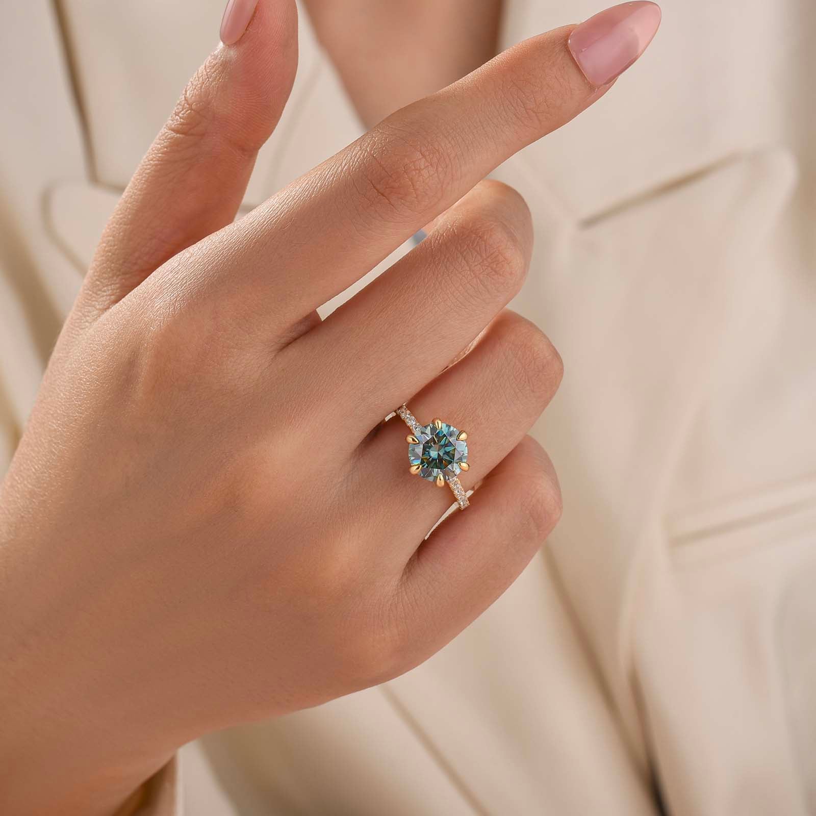 S925 Moissanite 3.0 Ct Round Cut Green Stone Engagement Ring For Daily Wear