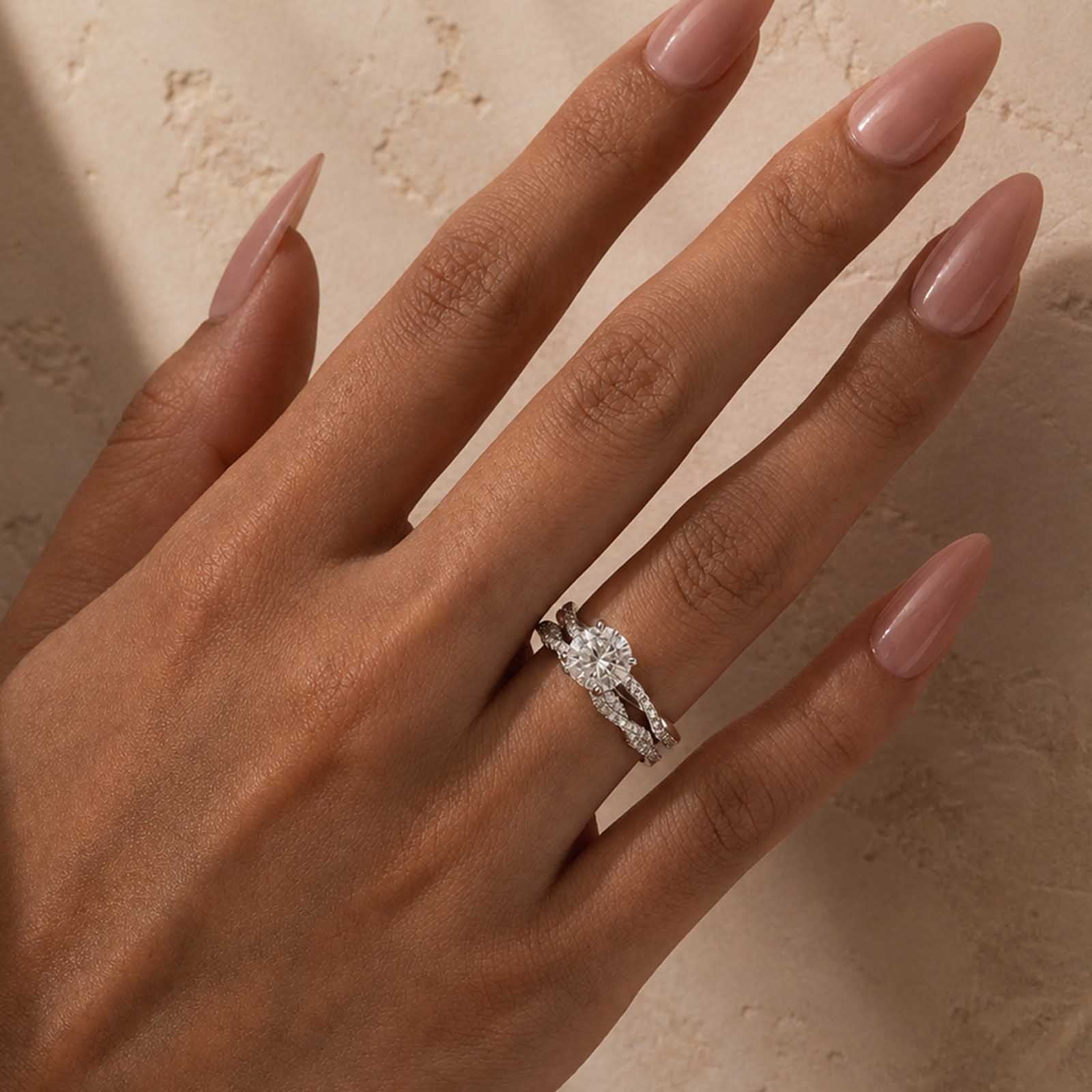 S925 Moissanite Twist 1.2Ct Round Cut 18K White Gold Pave Engagement Ring with Twist Wedding Band