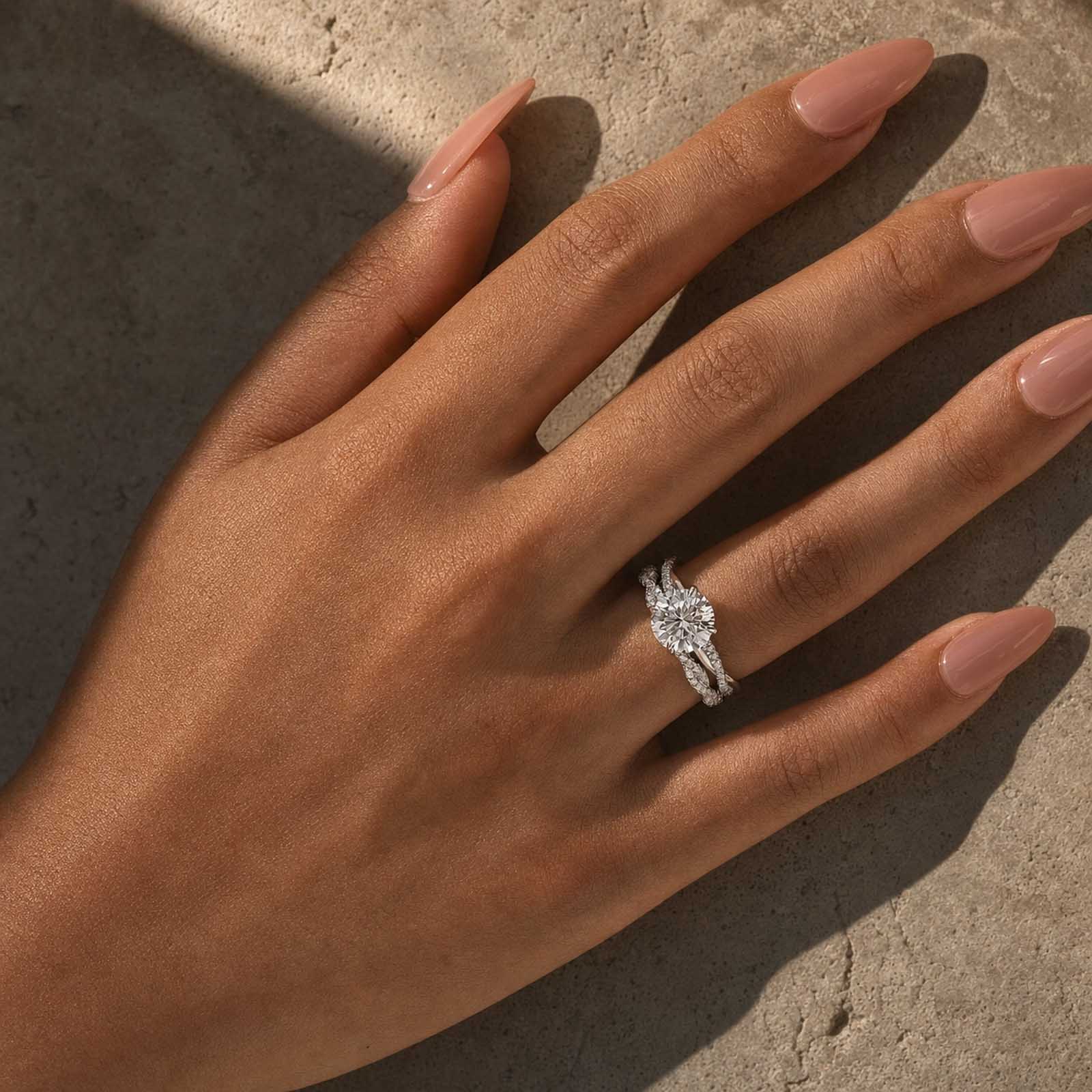S925 Moissanite 2.0Ct Round Cut Twist Ring Set 18K White Gold Plated Everyday Wear Ring