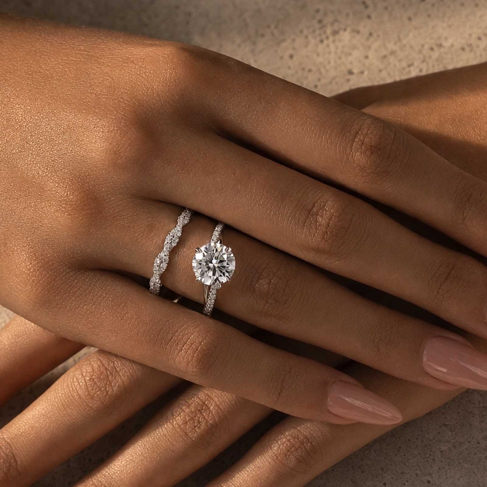 S925 Moissanite 2.0Ct Round Cut Twist Ring Set 18K White Gold Plated Everyday Wear Ring