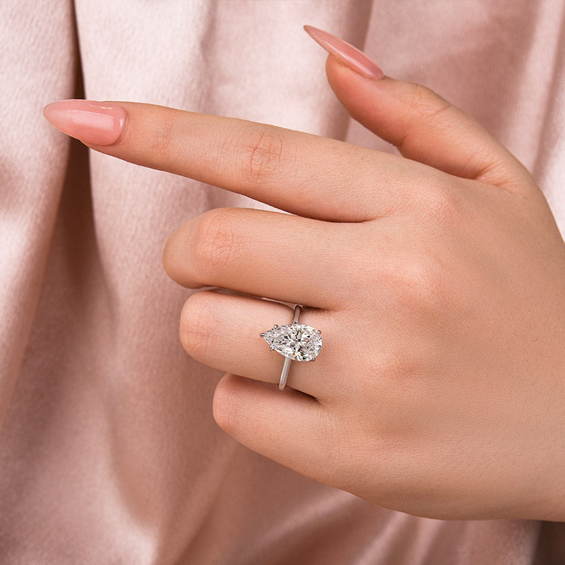 Gelovely Moissanite 2.5Ct/4.0Ct Pear Cut White Gold Engagement Ring For Women