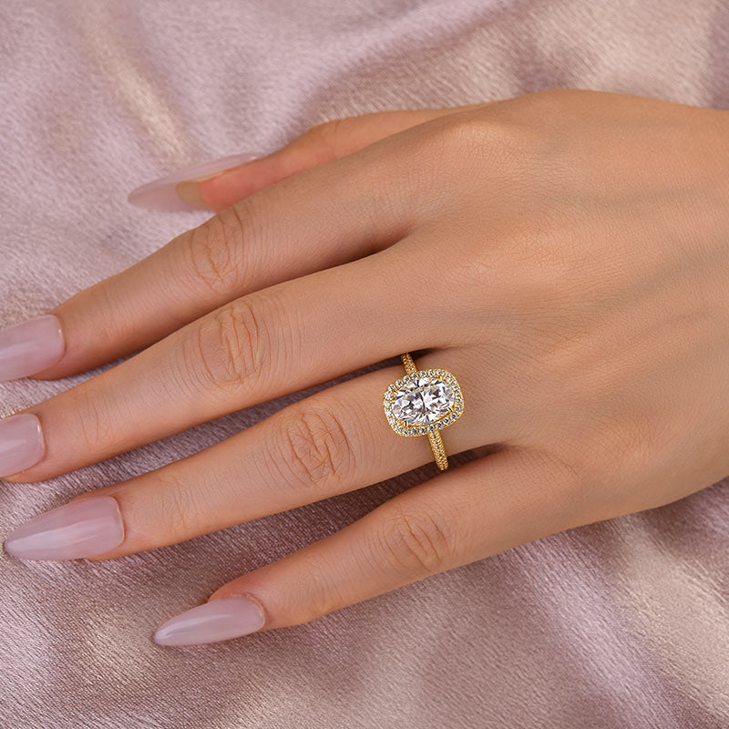 Gelovely Moissanite 2.5 Ct Halo Oval Cut Yellow Gold Promise Ring