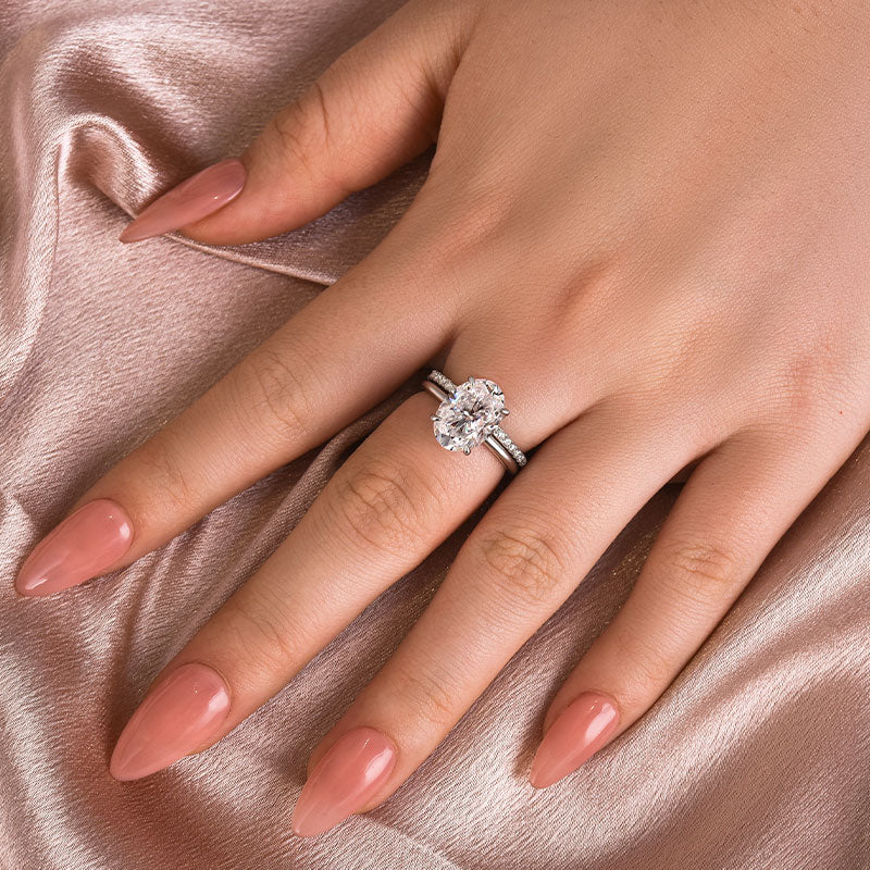 S925 Moissanite 4.0 Ct Hidden Halo Solitaire Oval Cut Gold Plated Wedding Ring