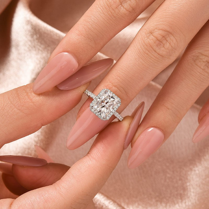 Gelovely Moissanite 3.0 Ct Halo Radiant Cut White Gold Engagement Ring