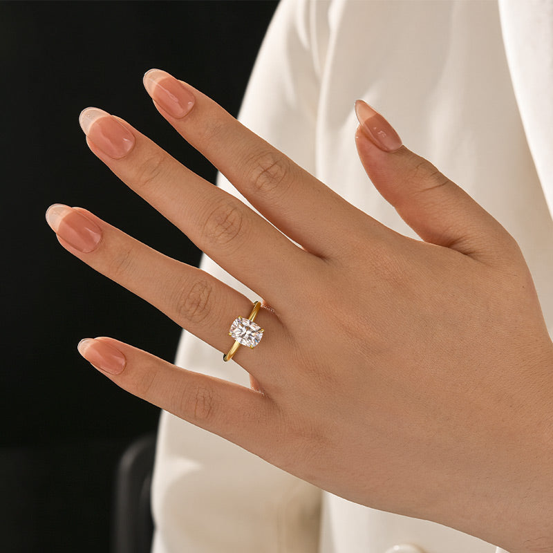 S925 Moissanite 2.5Ct~4.0 Ct Cushion Cut Yellow Gold Engagement Ring For Everyday Wear