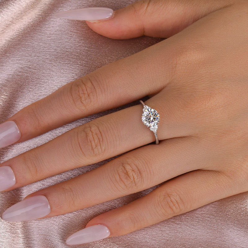 S925 Moissanite 1.2 Ct Round Cut White Gold Triple Diamond Engagement Ring