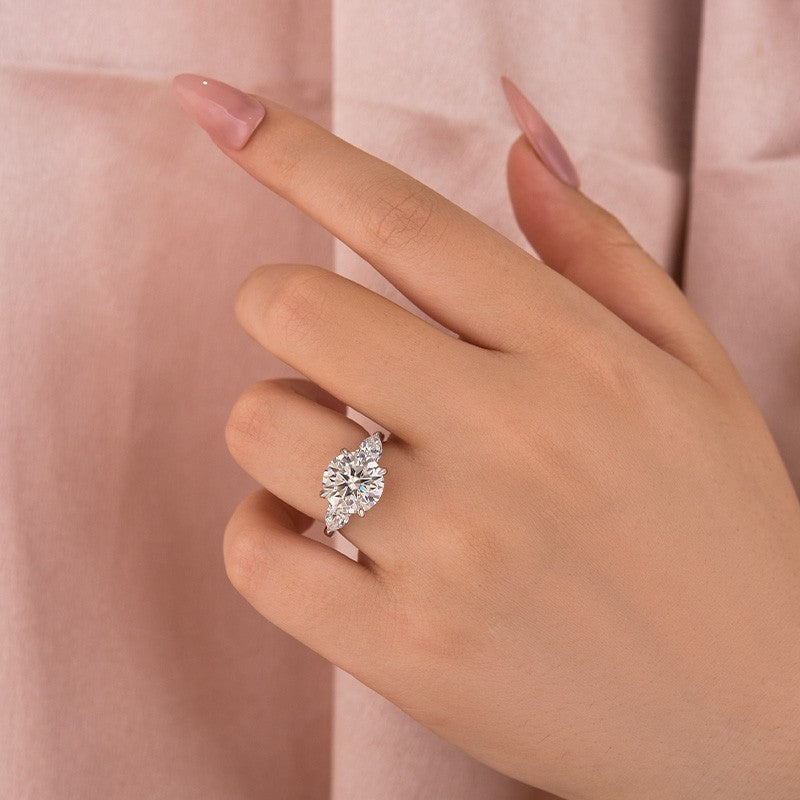 S925 Moissanite 4.0 Ct Round Cut White Gold Engagement Ring with Pear Cut Side Stone