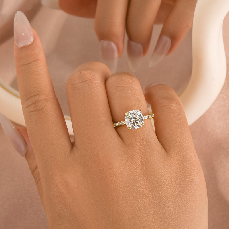 Gelovely Moissanite 2.0 Ct～2.5 Ct Square Cushion Yellow Gold Promise Ring