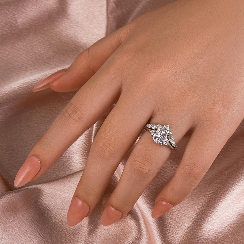 Gelovely Moissanite 1.2 Ct Round Cut White Gold Wedding Ring Set