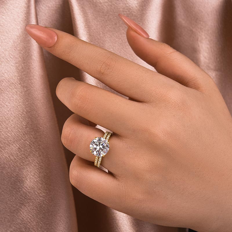 Gelovely Moissanite 4.0 Ct Round Cut Yellow Gold Wedding Ring Set