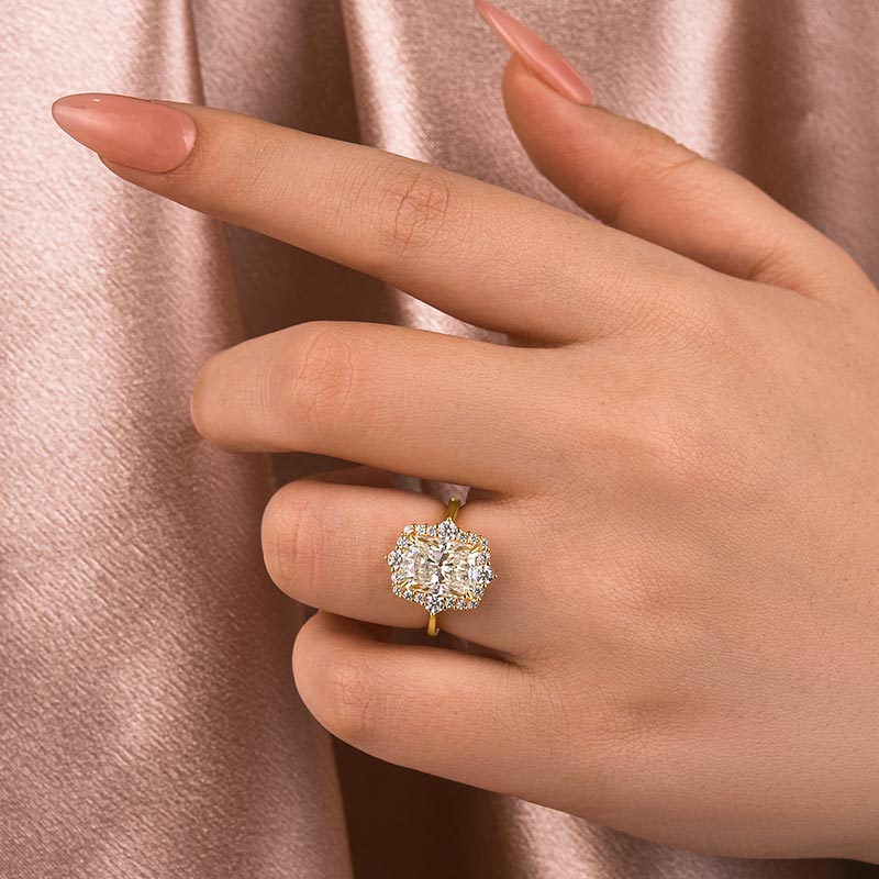 Gelovely Moissanite 3.0Ct Yellow Gold Halo Radiant Cut Engagement Ring