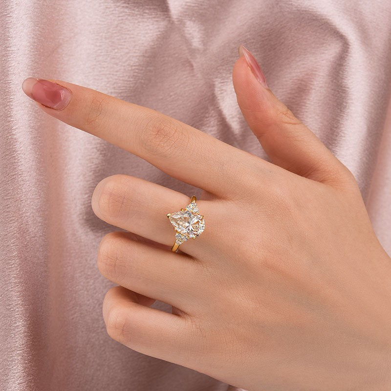 Gelovely Moissanite 3.0 Ct Pear Cut Yellow Gold Engagement Ring with Round Cut Side Stone