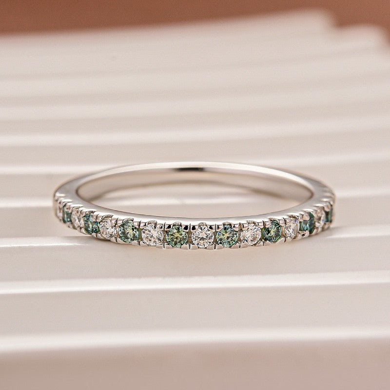 Gelovely Moissanite 0.5 Ct Round Cut Alternating White and Green Half Halo White Gold Anniversary Ring
