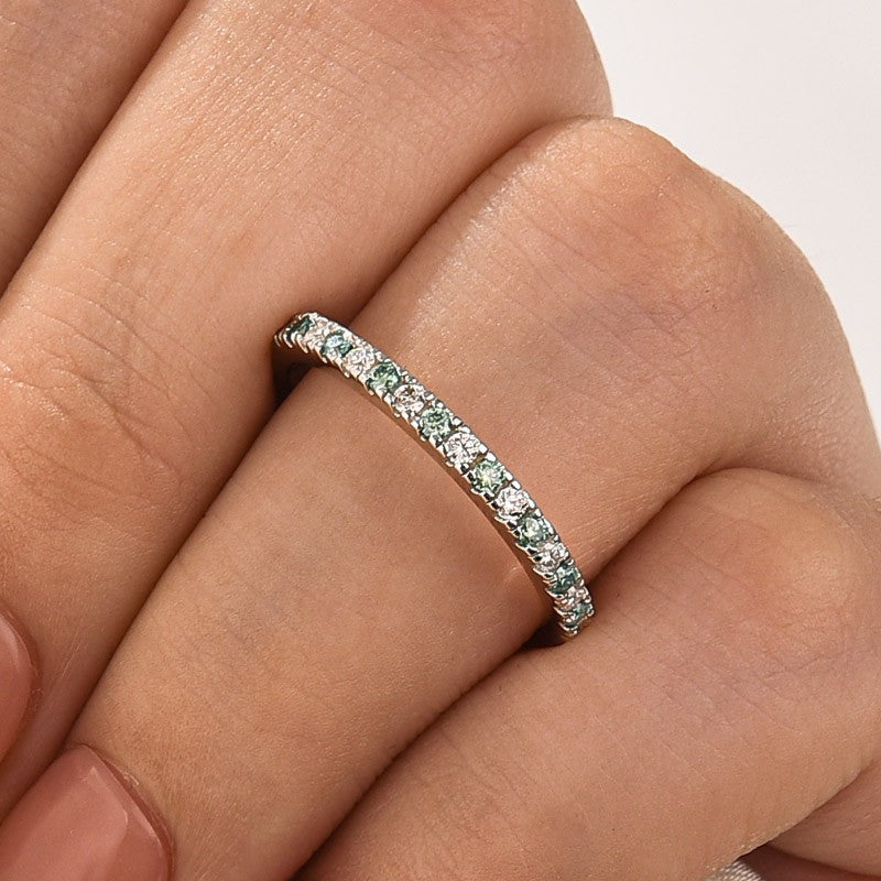 Gelovely Moissanite 0.5 Ct Round Cut Alternating White and Green Half Halo White Gold Anniversary Ring
