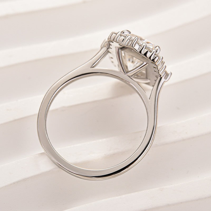 Gelovely Moissanite 3.0Ct White Gold Halo Radiant Cut Engagement Ring