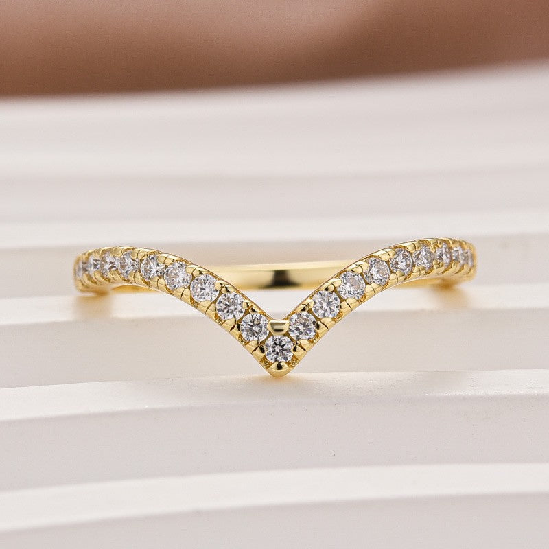 S925 Moissanite 0.5Ct Round Cut Pavé Curved Wedding Band Stackable Ring For Everyday Wear