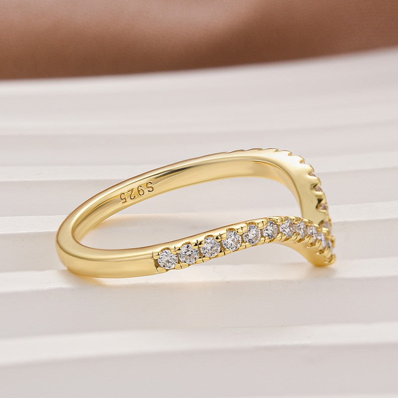 S925 Moissanite 0.5Ct Round Cut Pavé Curved Wedding Band Stackable Ring For Everyday Wear