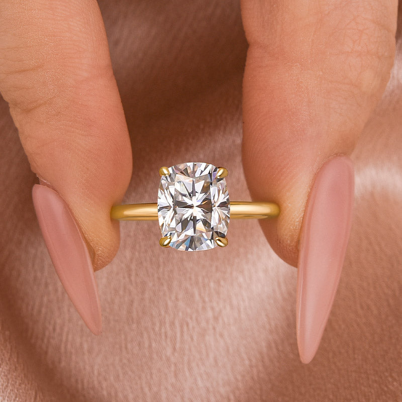 S925 Moissanite 2.5Ct~4.0 Ct Cushion Cut Yellow Gold Engagement Ring For Everyday Wear