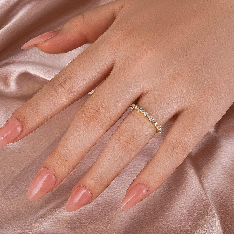 Gelovely Moissanite 0.55 Ct Marquise-Round Yellow Gold Wedding Band