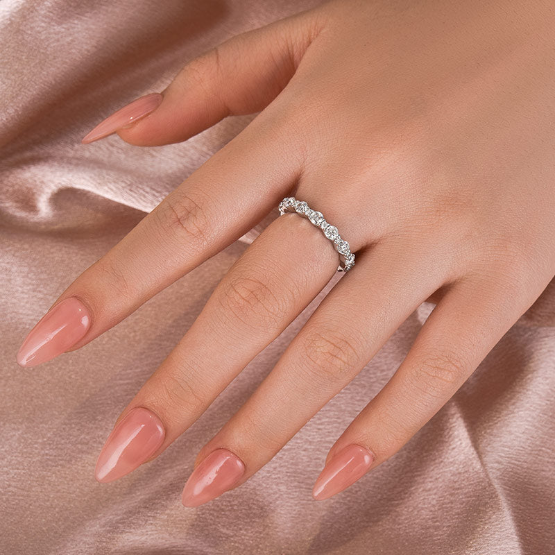 Gelovely Moissanite 1.65 Ct Round Cut Full Wedding Band for Women