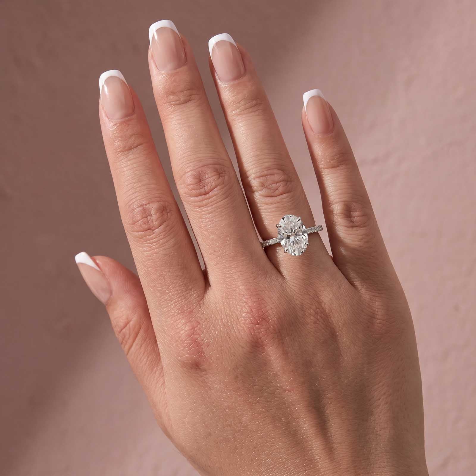 S925 Moissanite 2.0 Ct~5.5 Ct Pavé Oval Cut Engagement Rings Stackable Ring For Women