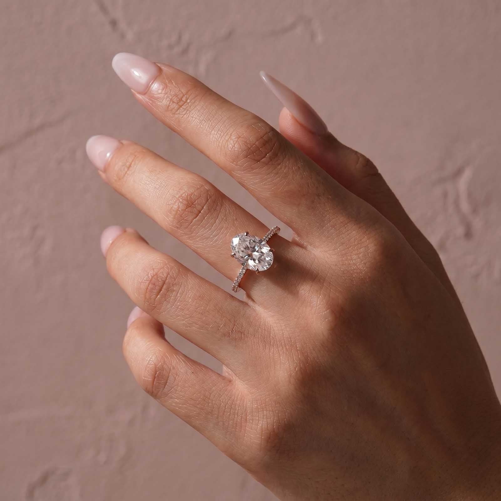 S925 Moissanite 4.0 Ct Oval Cut Pavé White/Black Stone Engagement Ring For Women Everyday Wear