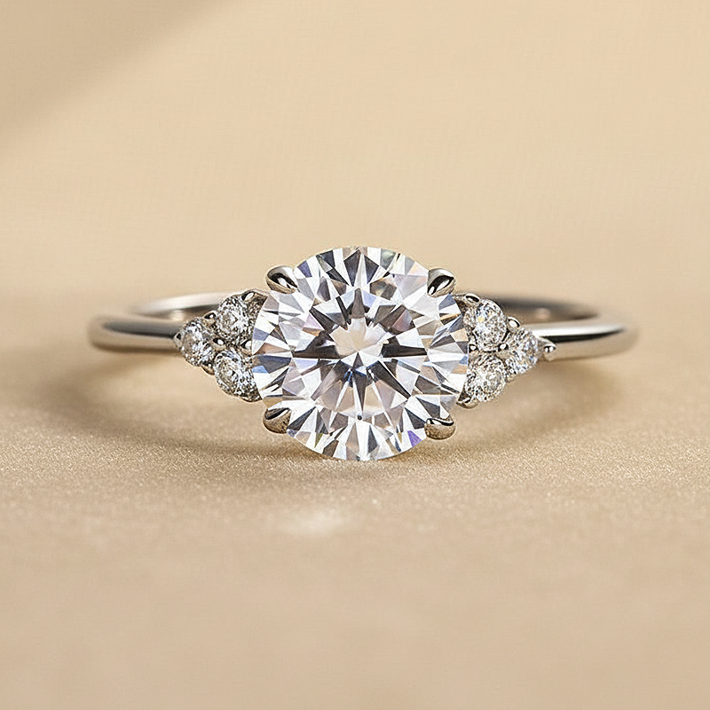 S925 Moissanite 1.2 Ct Round Cut White Gold Triple Diamond Engagement Ring