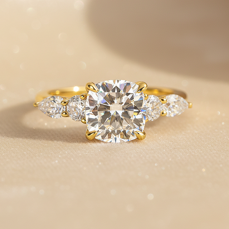 Gelovely Moissanite 2.0 Ct Cushion Yellow Gold Bridal Ring