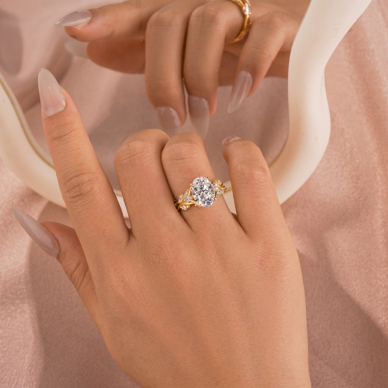 S925 Moissanite 3.0Ct Oval Cut Side Stone Twist Nature-Inspired Engagement Ring In Sterling Silver