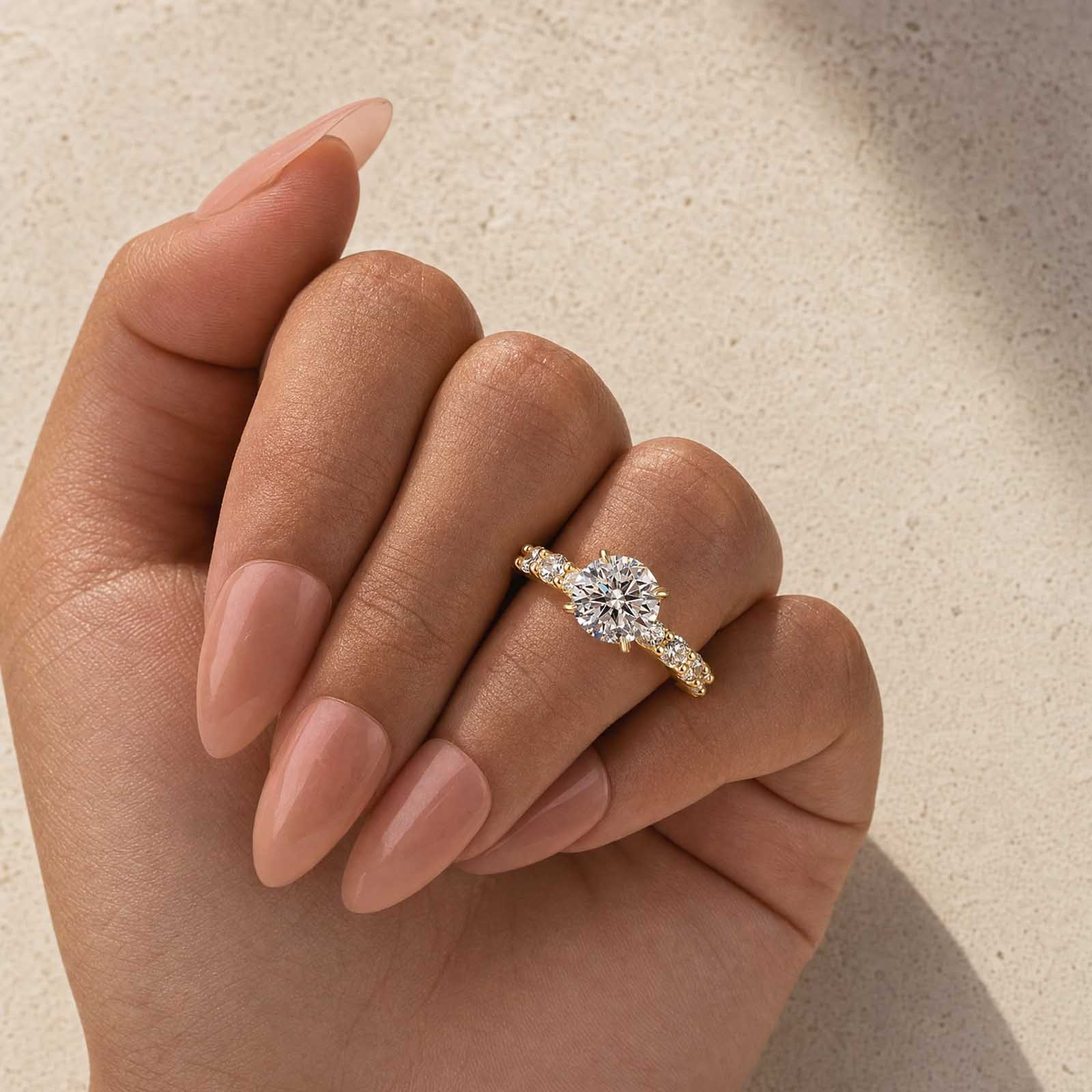 S925 Moissanite 2.0Ct~4.0 Ct Round Green/White Stone White/Yellow Gold Plated Engagement Ring