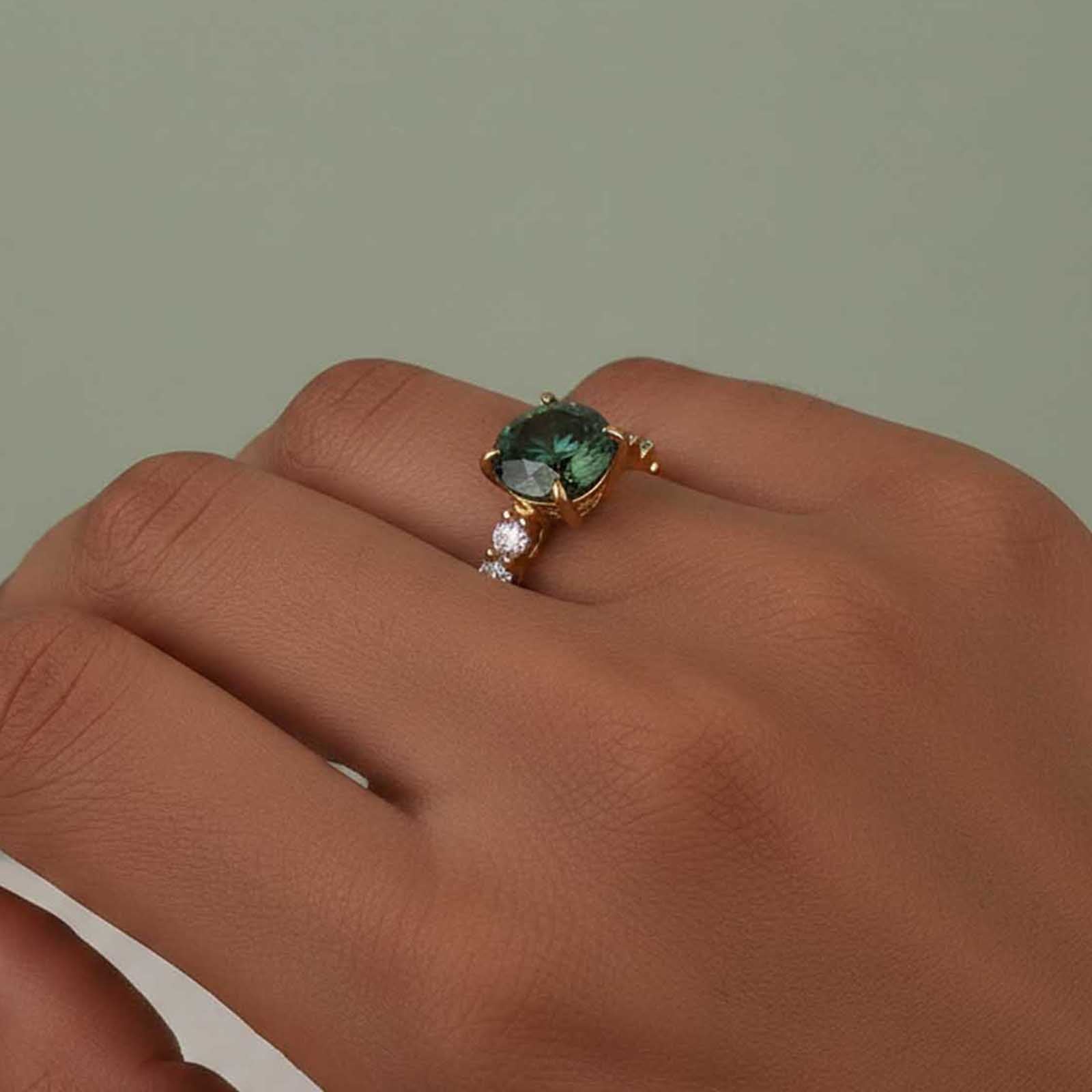 S925 Moissanite 4.0Ct Green Stone Round Cut Yellow Gold Engagement Ring