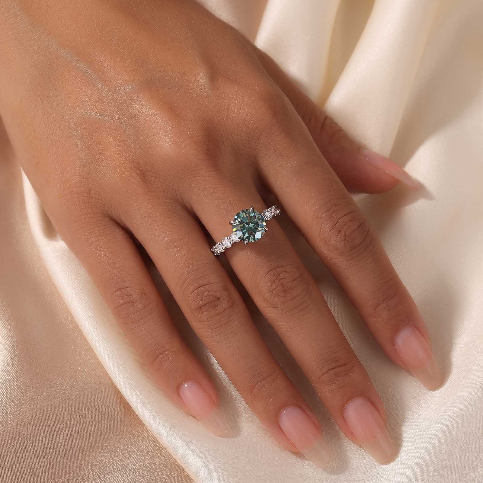 S925 Moissanite 3.0 Ct Round Cut Green Stone Engagement Ring Stackable Ring For Everyday Wear
