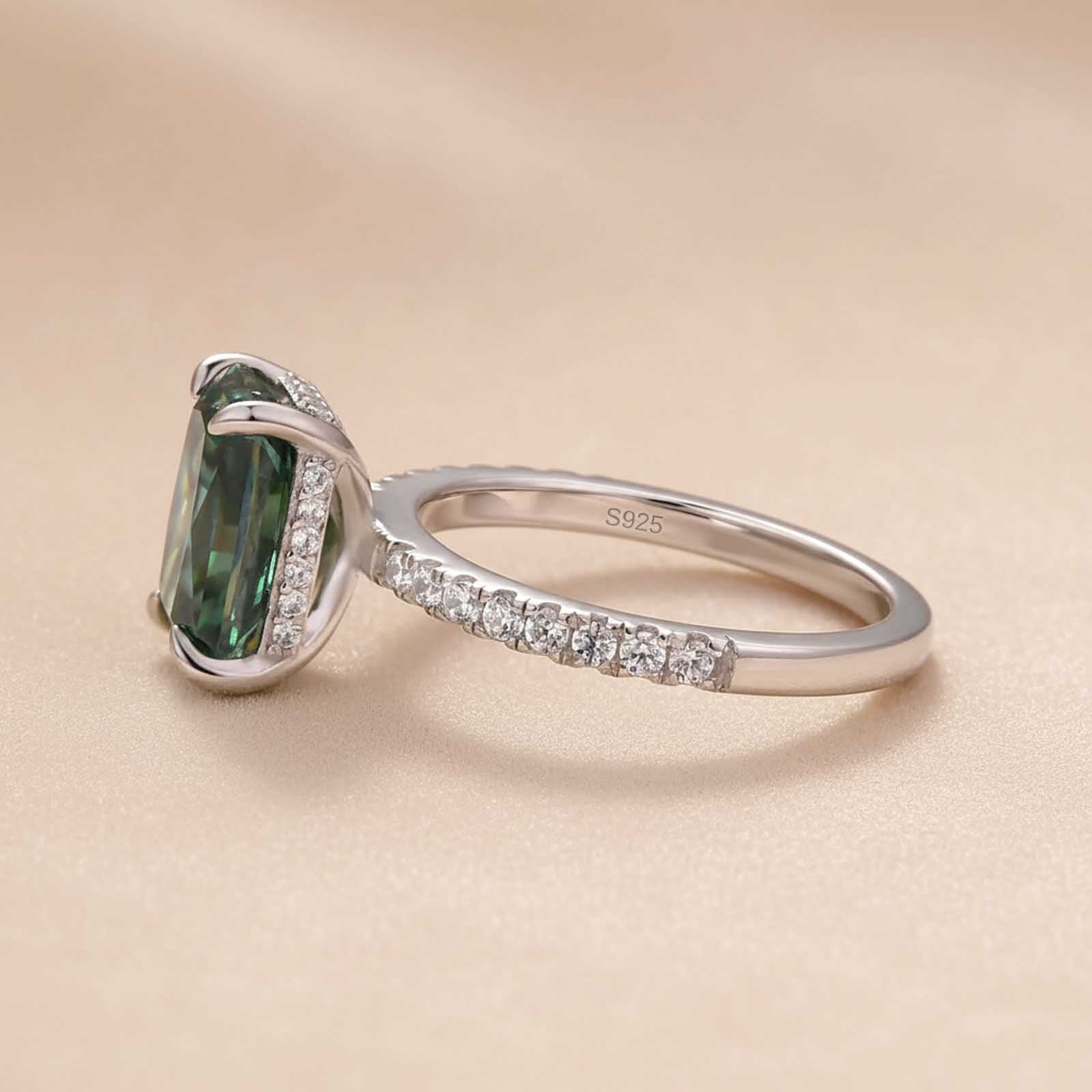 S925 Green Moissanite 3.5Ct Radiant Cut Yellow Gold Engagement Ring For Women