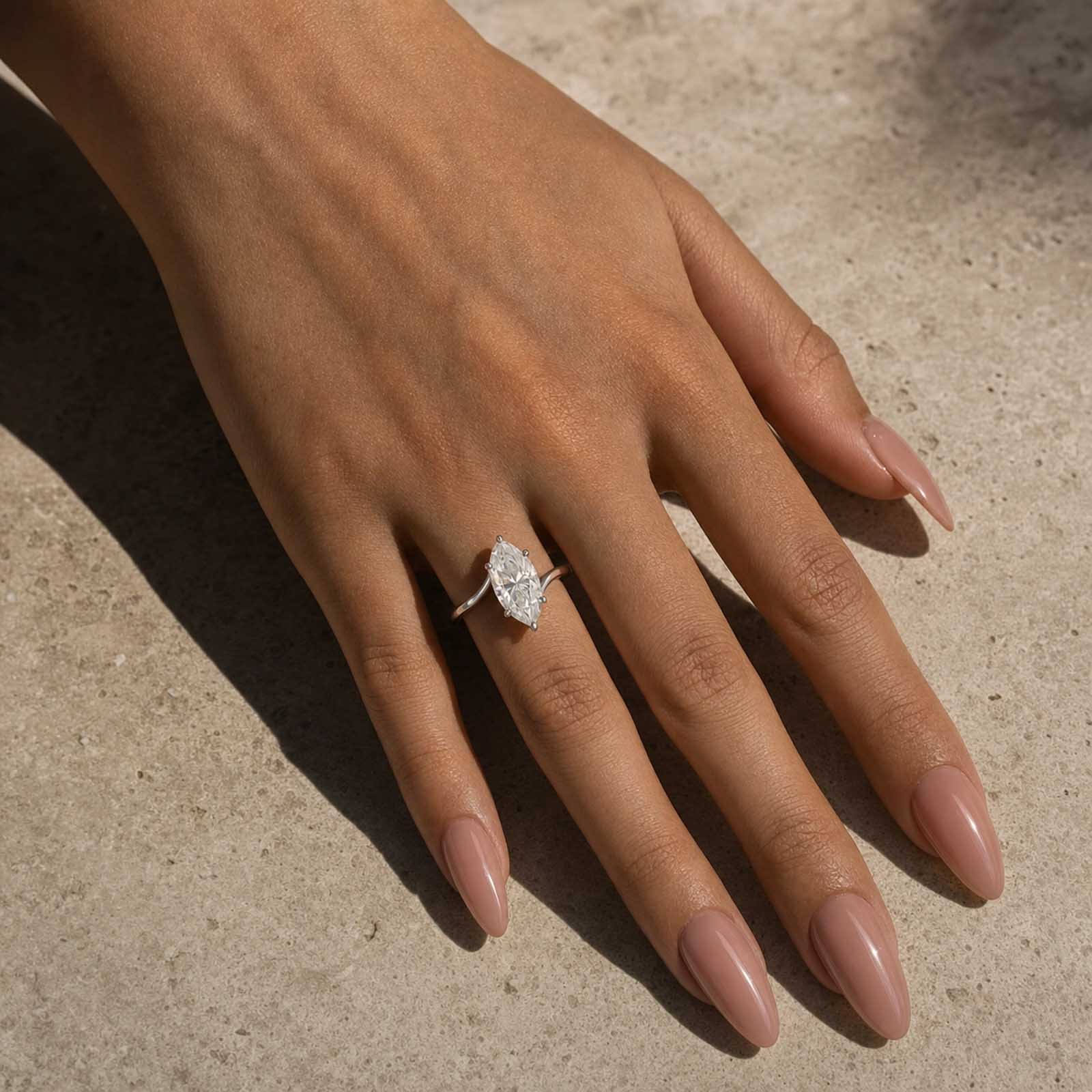 S925 Moissanite Curved 3.0Ct Marquise Cut White Gold Engagement Ring