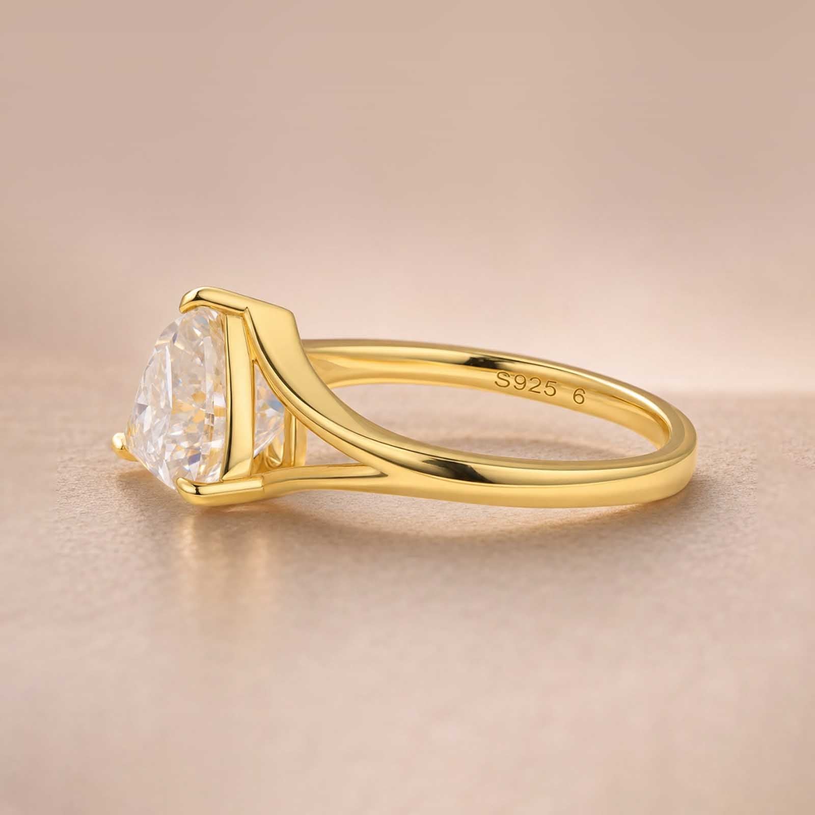 S925 Moissanite Split Shank 2.0Ct Heart Cut Yellow Gold Engagement Ring