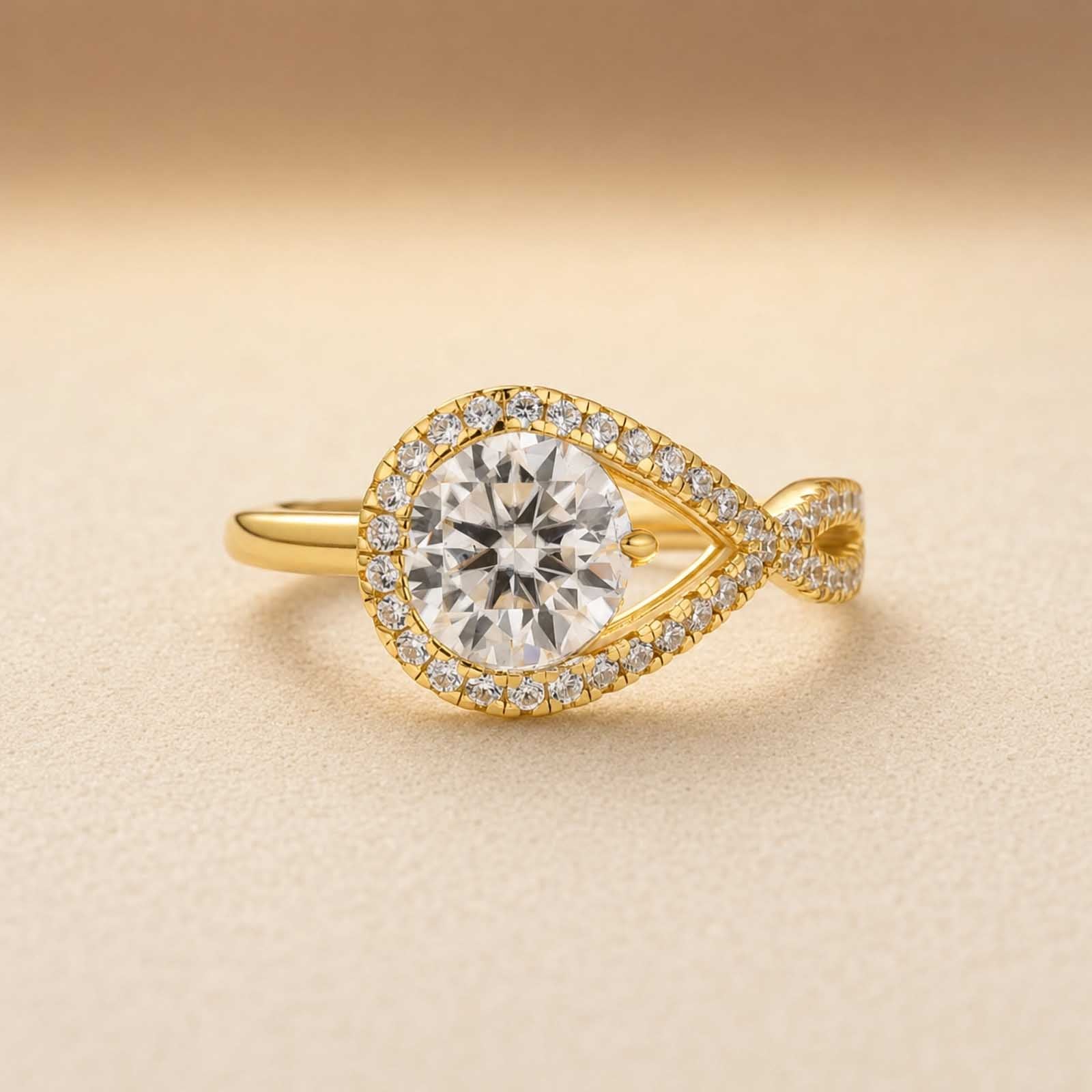 S925 Moissanite Halo 1.2Ct Round Cut Yellow Gold Engagement Ring